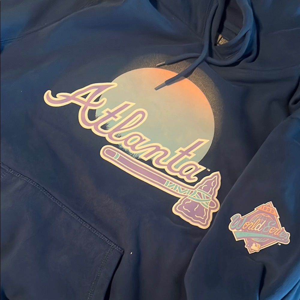 New Era Braves hoodie size Large. Worn once